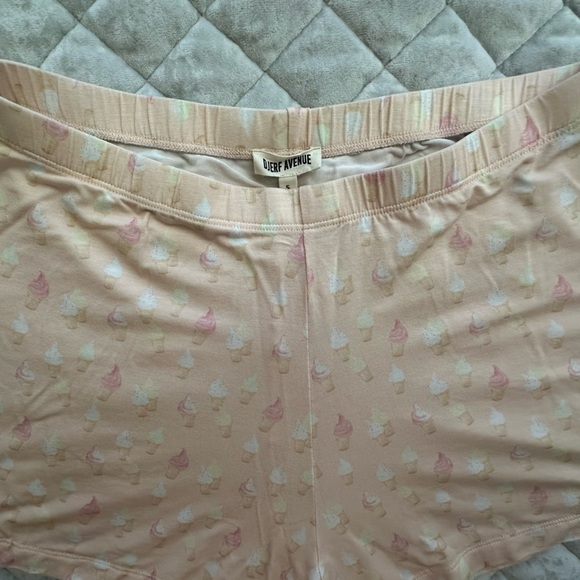 Djerf Avenue Summer Treat Shorts - Picture 4 of 4